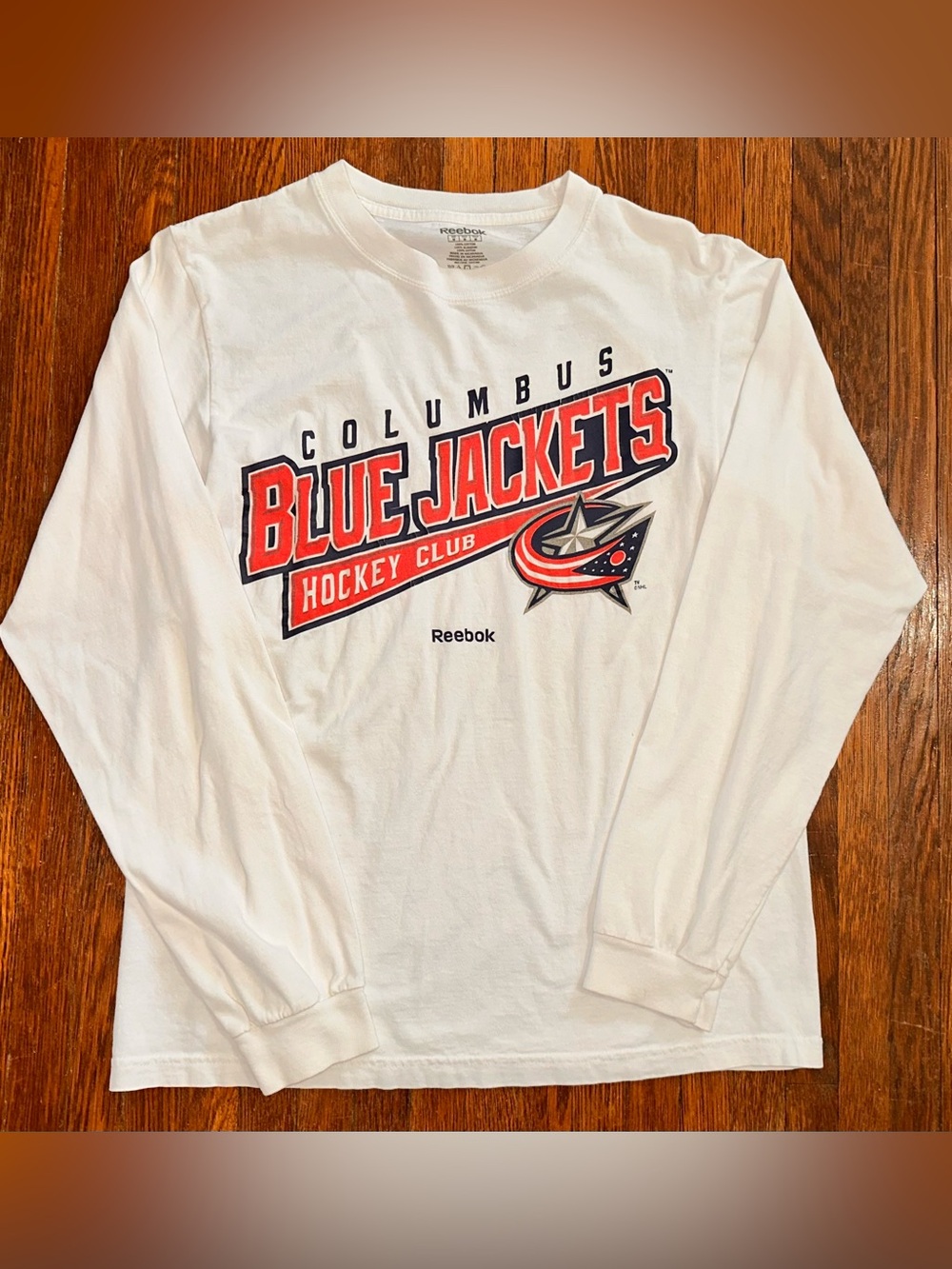 Men’s Medium Blue Jackets Reebok White Long Sleeve Graphic Shirt